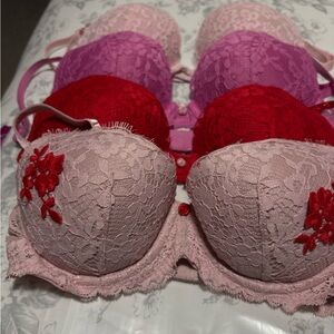 4 Victoria's Secret Dream Angels Bras 34B (tags removed)